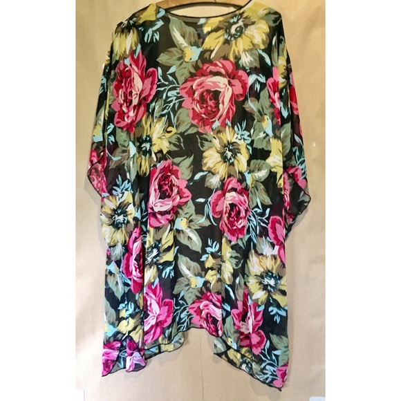 🖤 Floral Kimono - Picture 2 of 4